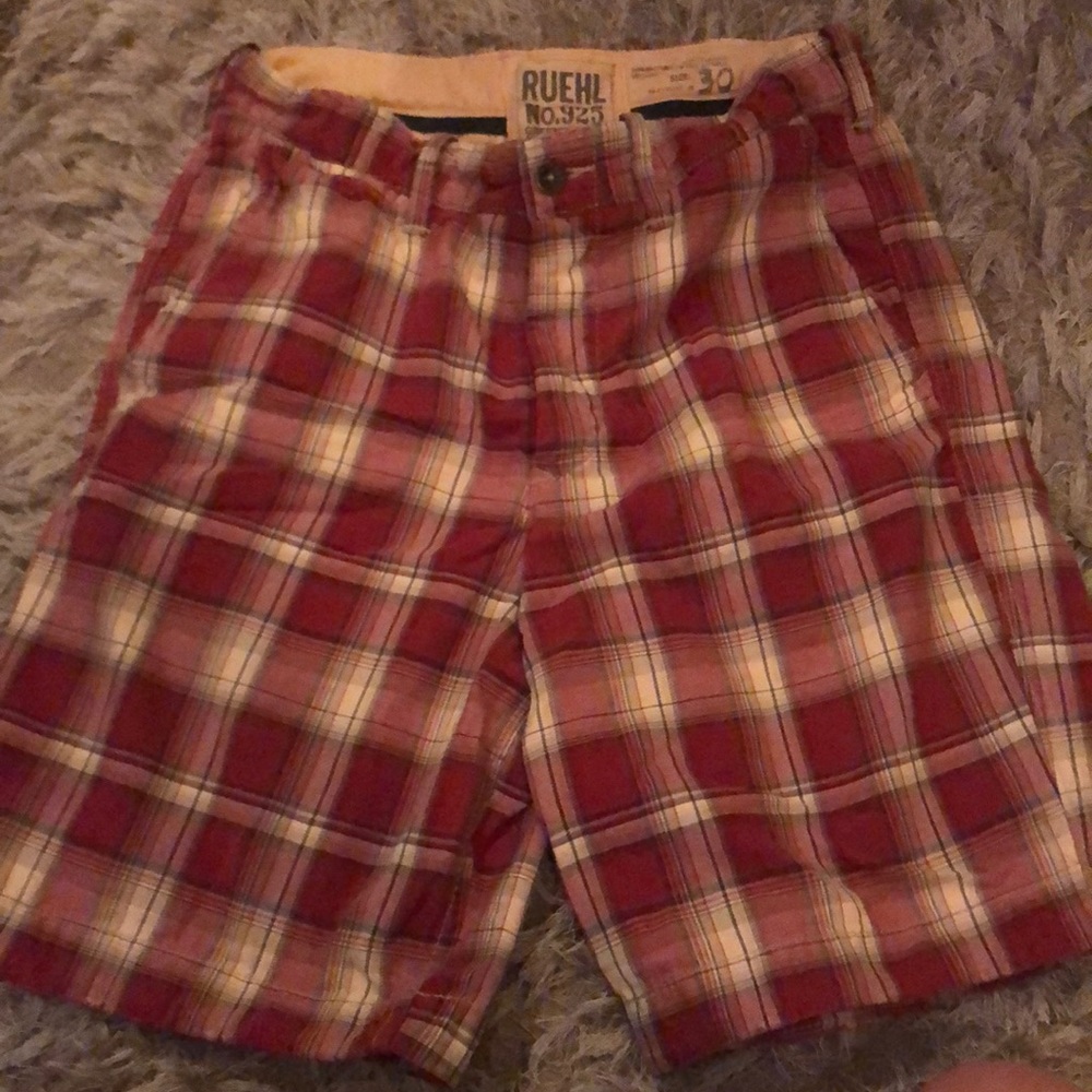 A pair of men shorts
